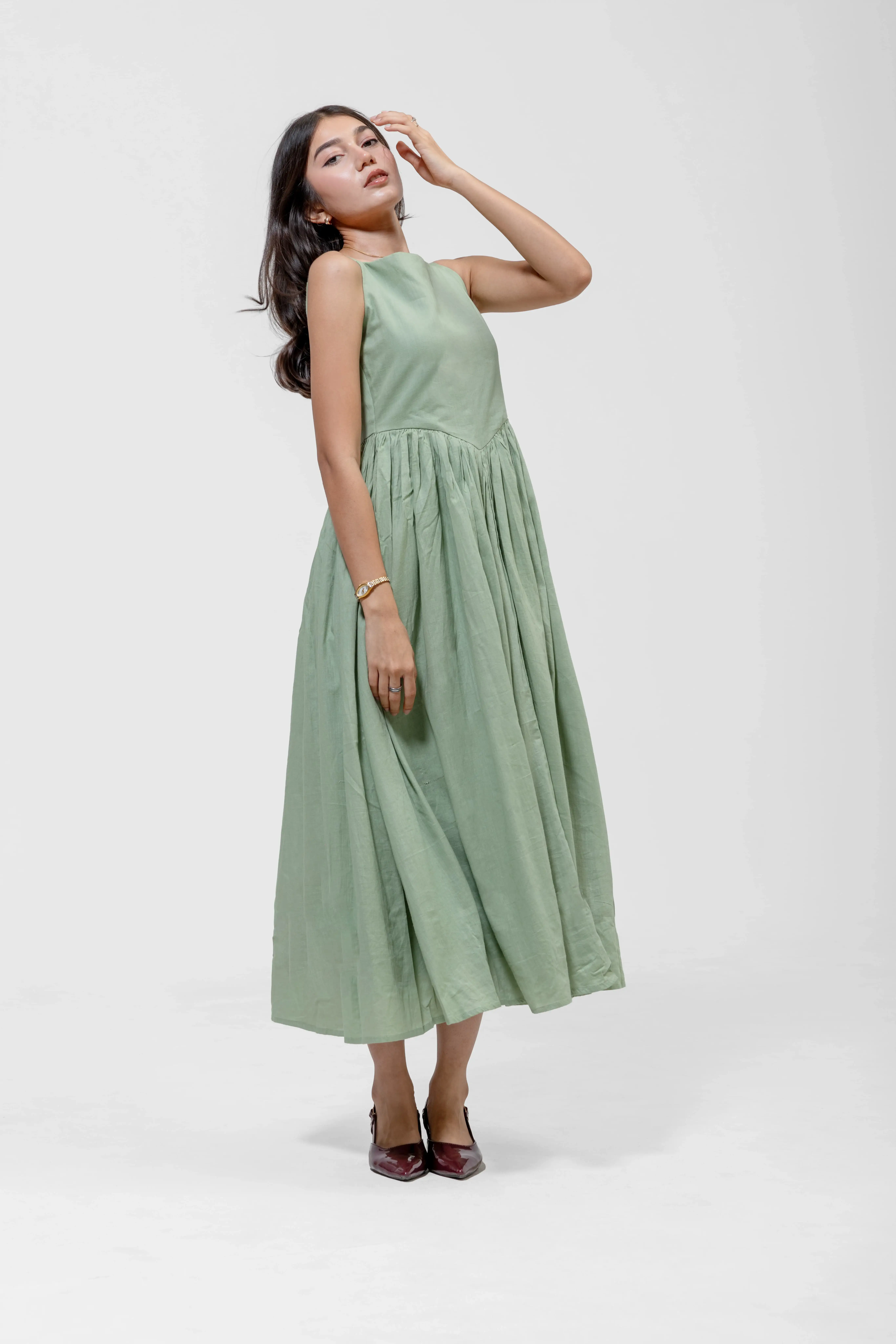 QISSEY GATHERED WAIST MIDI — view 2 — SQUARE-NECK DRESS FEATURING A PLEATED SKIRT AND CONTRASTING FITTED BODICE.