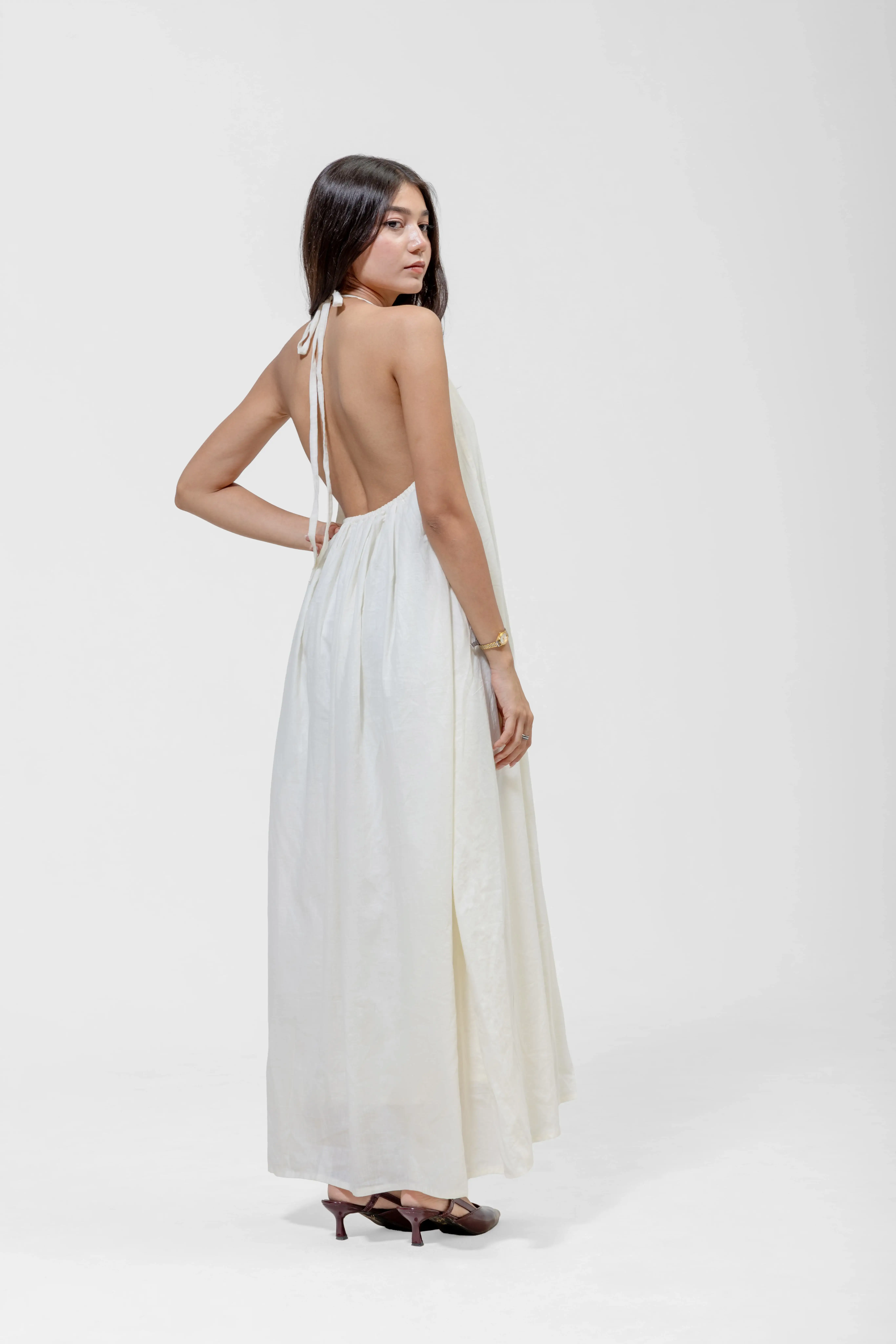 QISSEY VOLUMINOUS HALTER MAXI — view 3 — FLOOR-LENGTH DRESS WITH GATHERED HALTER NECKLINE AND AN OVERSIZED, FLOWING SHAPE.
