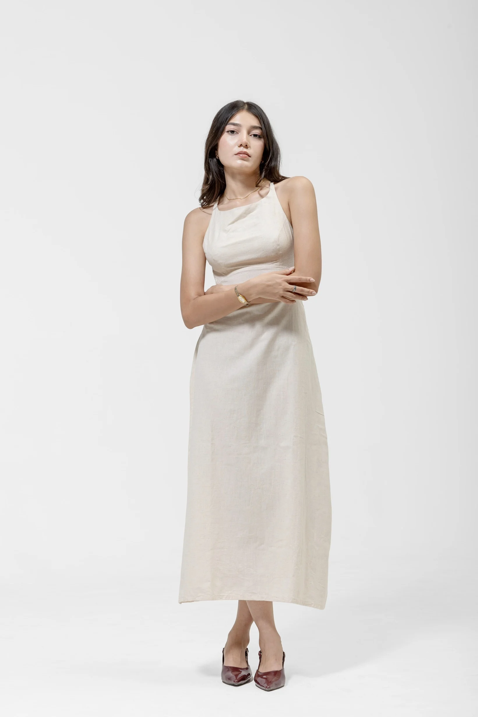 QISSEY BEIGE OPEN-BACK MIDI DRESS — view 2 — MINIMALIST MIDI DRESS DESIGNED WITH A DELICATE, STRAPPY HALTER BODICE THAT FLOWS INTO A FULL SKIRT. 