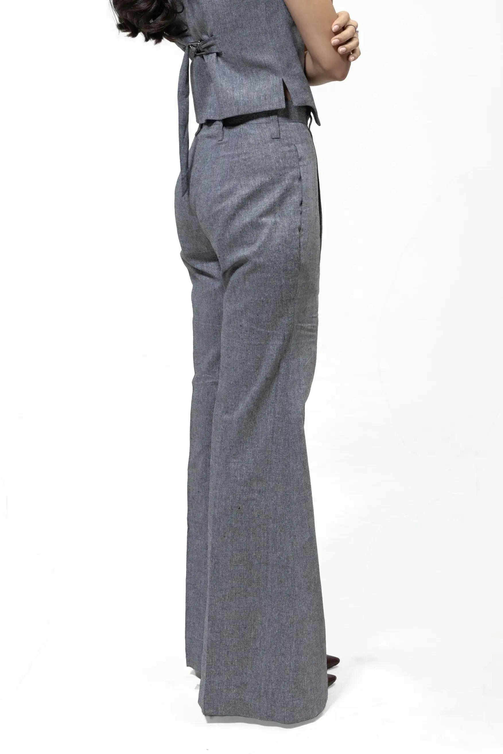 QISSEY GREY TAILORED TROUSER — view 3 — HIGH-WAISTED FORMAL PANT DESIGNED WITH CRISP. OFFERS A SHARP, MODERN FINISH AND A TAILORED FIT.